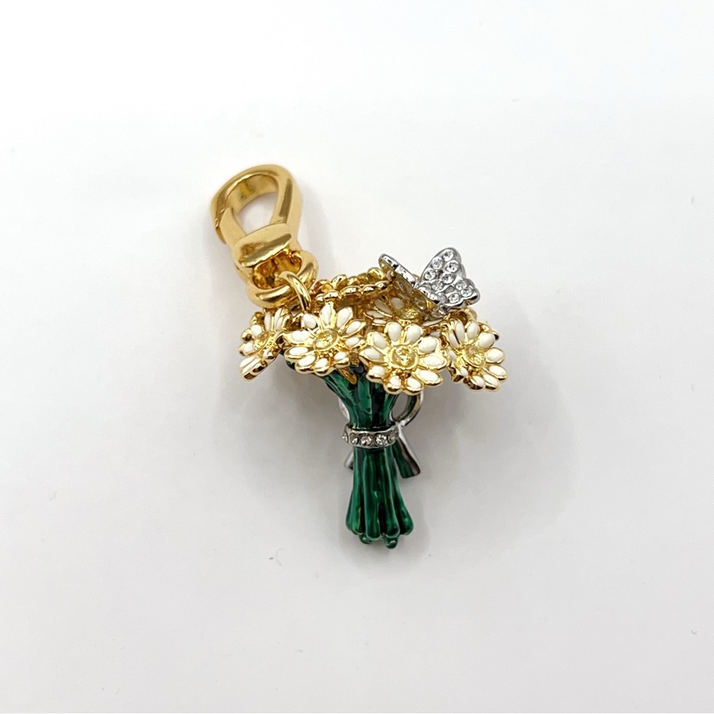 Juicy Couture daisy charm